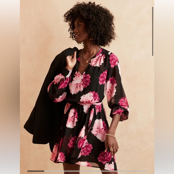 Banana Republic Factory Dresses & Skirts - NWT 🔮 Banana Republic 🔮 Black, Pink & Red Floral Long Sleeve Dress - XS